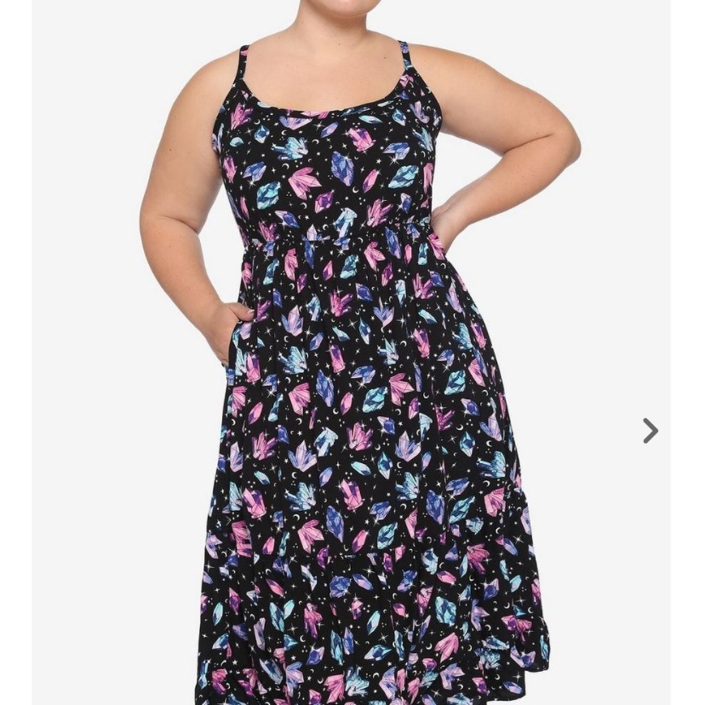 Hot Topic crystal print tiered midi dress.